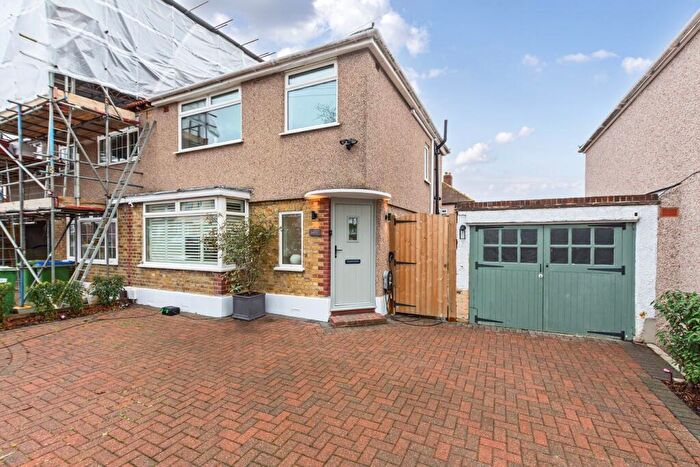 3 Bedroom Semi Detached House For Sale In Raeburn Road, Sidcup, DA15