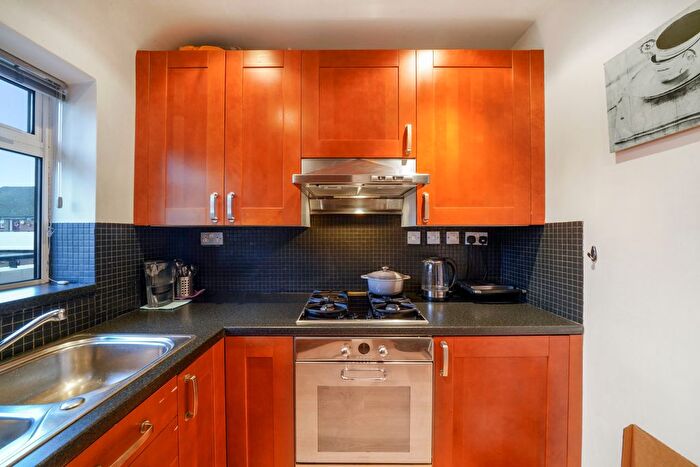1 Bedroom Flat For Sale In Marnham Avenue, London, NW2