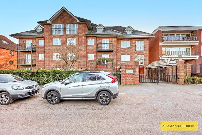 2 Bedroom Flat To Rent In Forest View, London, E4