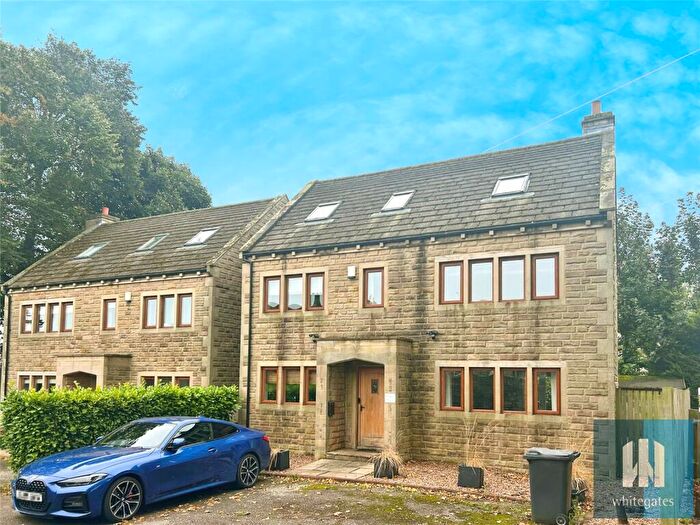 4 Bedroom Detached House To Rent In Regent Close, Brighouse, HD6