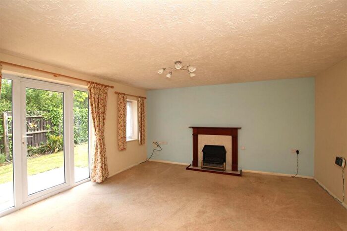 2 Bedroom Semi-Detached Bungalow For Sale In Cedar Close, Market Rasen, LN8