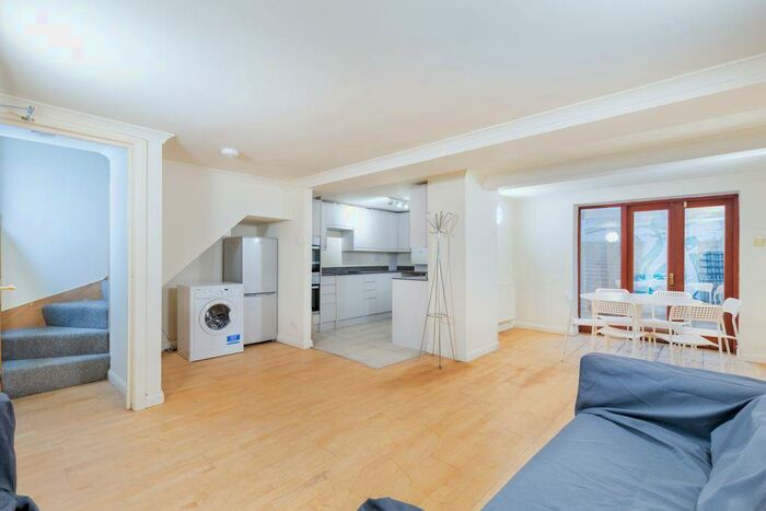 6 Bedroom Terraced House To Rent In Parks View, Upper Park Place, Brighton, East Sussex, BN2