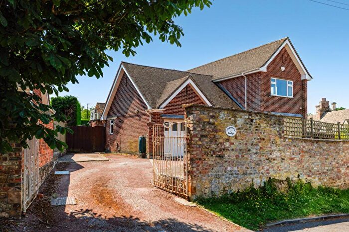 3 Bedroom House For Sale In Pearcroft Road, Stonehouse, GL10