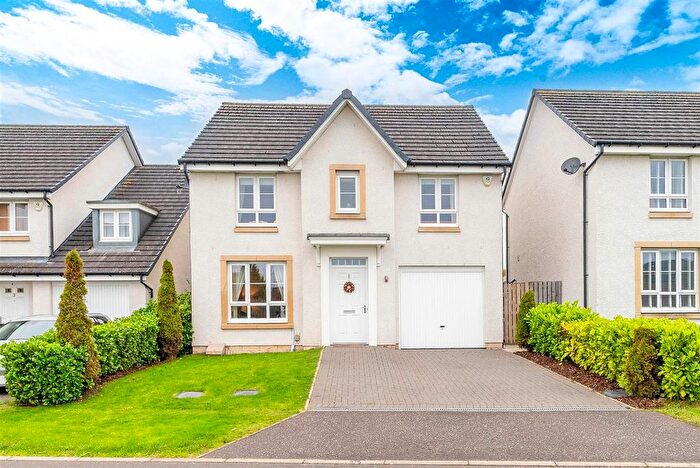 4 Bedroom Detached House For Sale In Appleton Drive, Livingston, EH54