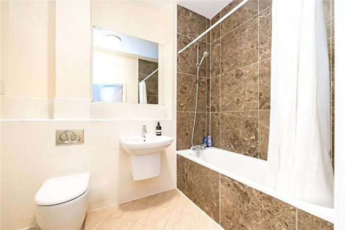 2 Bedroom Apartment To Rent In Glengall Road, London, NW6