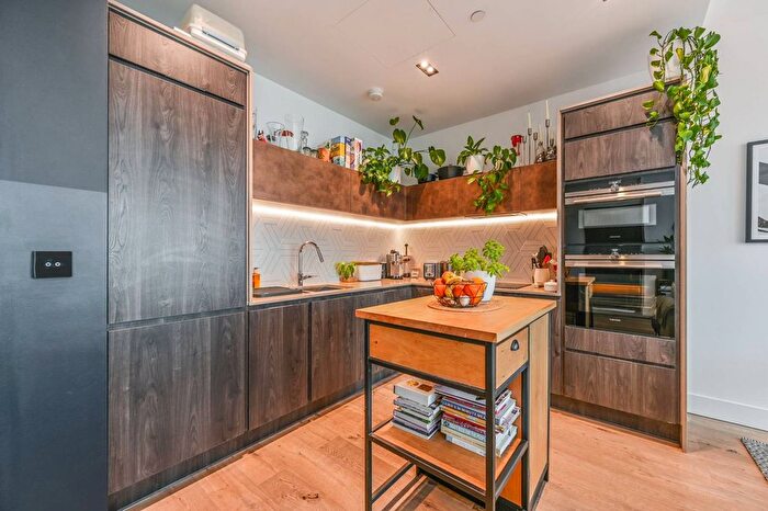 2 Bedroom Flat For Sale In Keybridge Tower, Exchange Gardens, Vauxhall, London, SW8