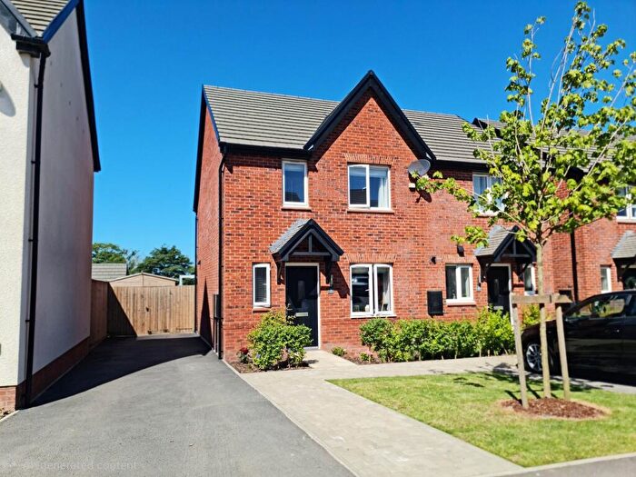 3 Bedroom Semi Detached House For Sale In Rhodfa Gelli Aur, Penllergaer, Swansea., SA4