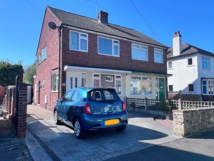 3 Bedroom Semi-Detached House To Rent In Lakeside Avenue, Sawley, NG10