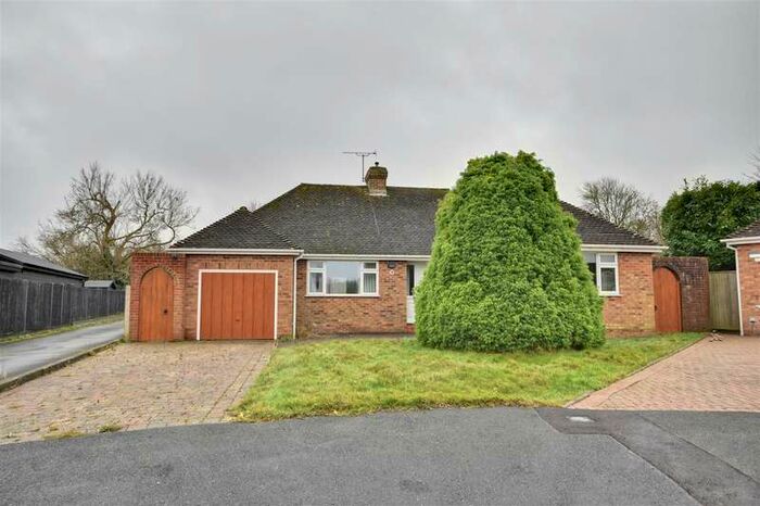 2 Bedroom Detached Bungalow For Sale In The Martlets, Broad Oak, TN31