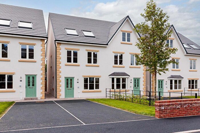 4 Bedroom Semi-Detached House To Rent In Dyar Terrace, Winnington, CW8