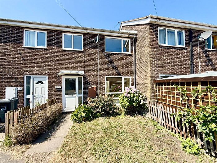 3 Bedroom Terraced House For Sale In Neville Road, Sutton., NR12