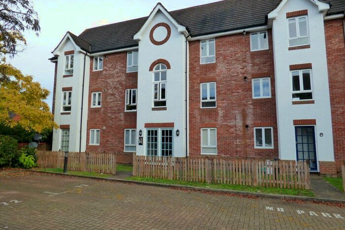2 Bedroom Apartment To Rent In Hartigan Place, Woodley, RG5