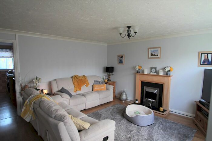 3 Bedroom Property To Rent In Golden Close, Tuffley, Gloucester, GL4