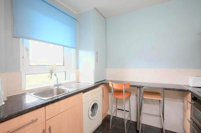 1 Bedroom Flat To Rent In Amery House, Kinglake Street, London, SE17