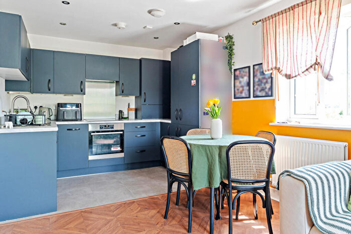 2 Bedroom Flat For Sale In Morpeth Crescent, Houghton Regis, Dunstable, LU5