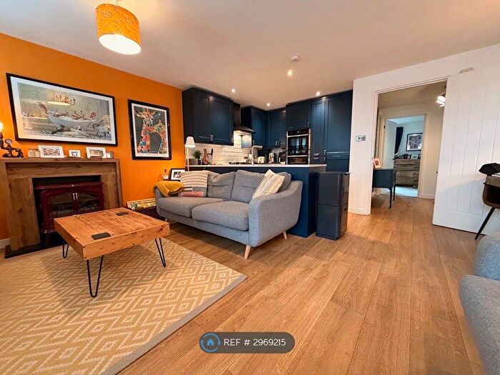 2 Bedroom Flat To Rent In Albion Gardens, Edinburgh, EH7