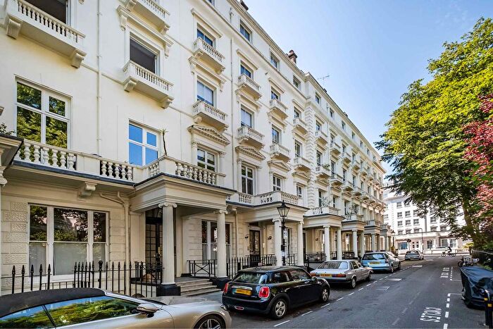 Studio For Sale In Queen's Gardens, London, W2