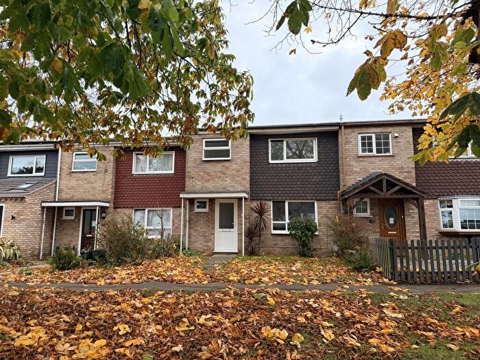 3 Bedroom Semi-Detached House To Rent In Lakeland Drive, NR32