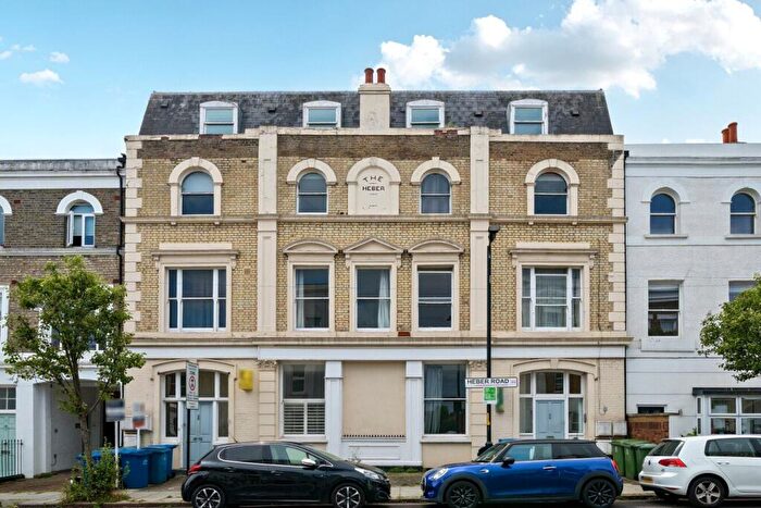 2 Bedroom Flat For Sale In Heber Road, London, SE22