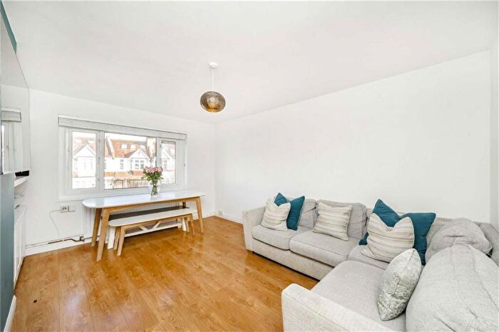 2 Bedroom Flat For Sale In White Hart Lane, Barnes, SW13