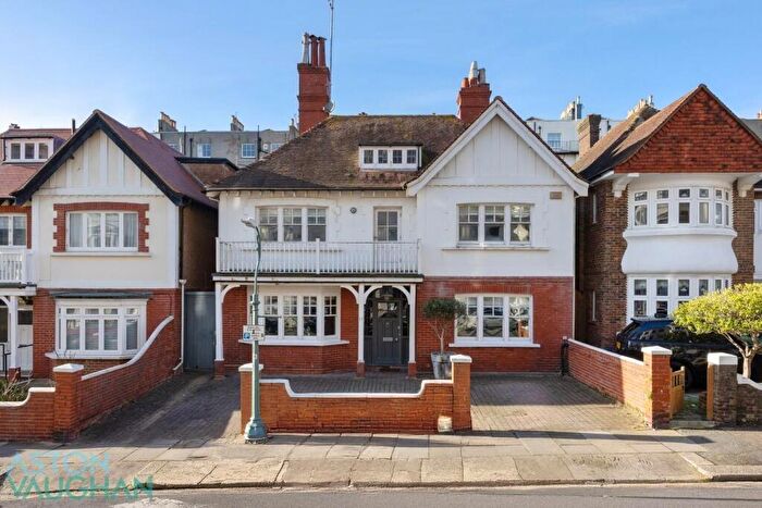 6 Bedroom Detached House For Sale In Holland Road, Hove, BN3