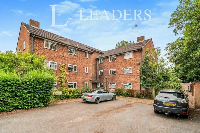 3 Bedroom Flat To Rent In Talbot Court, AL10