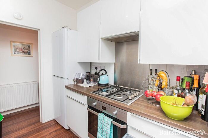 2 Bedroom Flat To Rent In Brettenham Road, London, E17