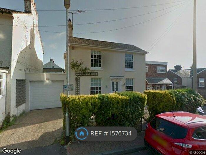 3 Bedroom Detached House To Rent In Park Street, Tunbridge Wells, TN2