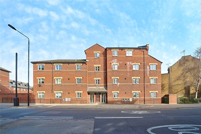 2 Bedroom Flat For Sale In West Ham, London, E15