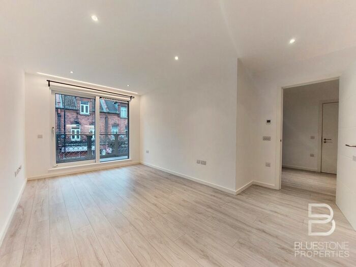 2 Bedroom Flat To Rent In Callum Court, High Street, Purley, CR8