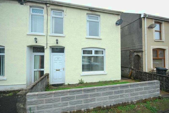 2 Bedroom Property To Rent In 106 Main Road, Crynant, Neath, SA10