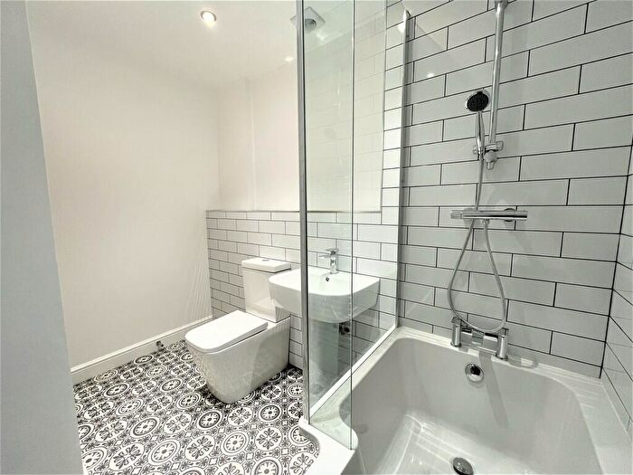 2 Bedroom Apartment To Rent In Roker Lane, Pudsey, LS28