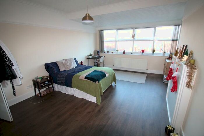 2 Bedroom Apartment To Rent In Windsor Terrace, Newcastle Upon Tyne, NE2