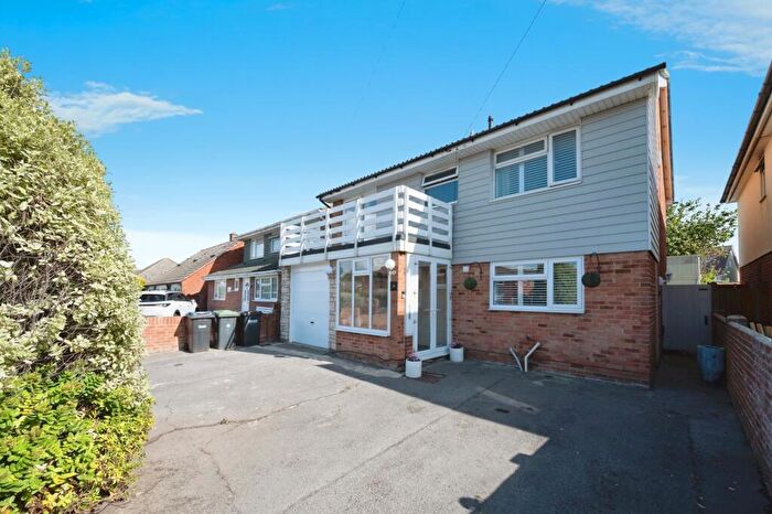 4 Bedroom Detached House For Sale In Southwood Road, Hayling Island, Hampshire, PO11