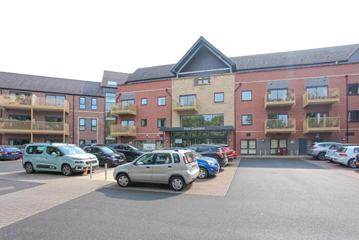1 Bedroom Apartment For Sale In Park Gardens, Bath Road, Banbury, OX16