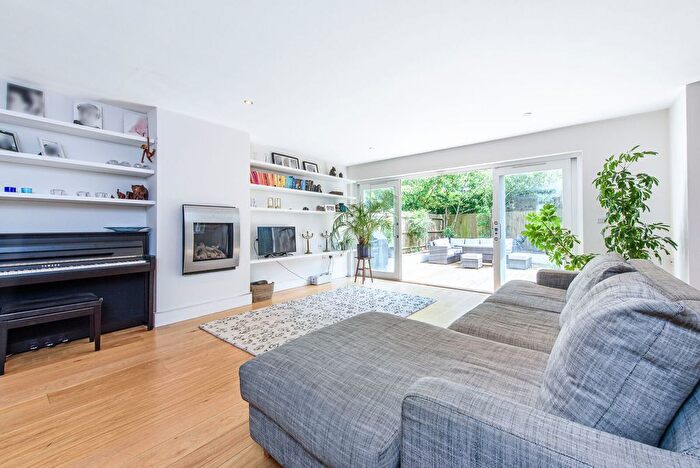 5 Bedroom Flat For Sale In Belsize Lane, Belsize Park, London, NW3