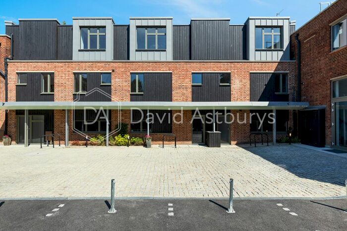 4 Bedroom Mews To Rent In Etrona Mews, Granville Road, Childs Hill, NW2