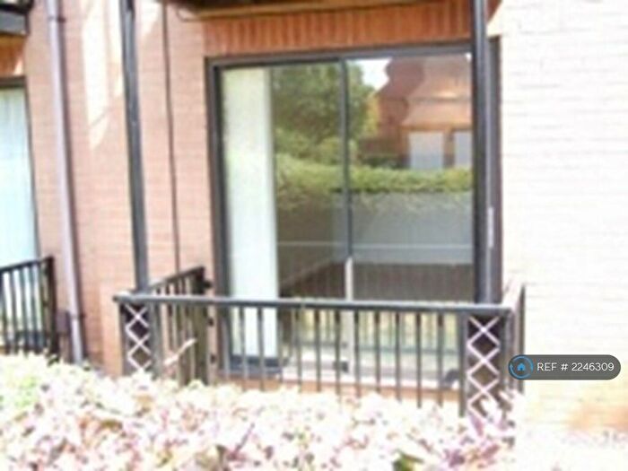1 Bedroom Flat To Rent In Castle Marina, Nottingham, NG7