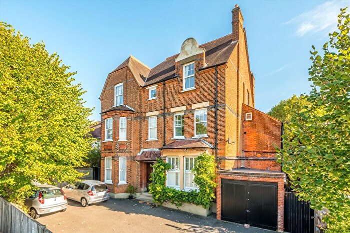 2 Bedroom Flat For Sale In Arterberry Road, West Wimbledon, SW20