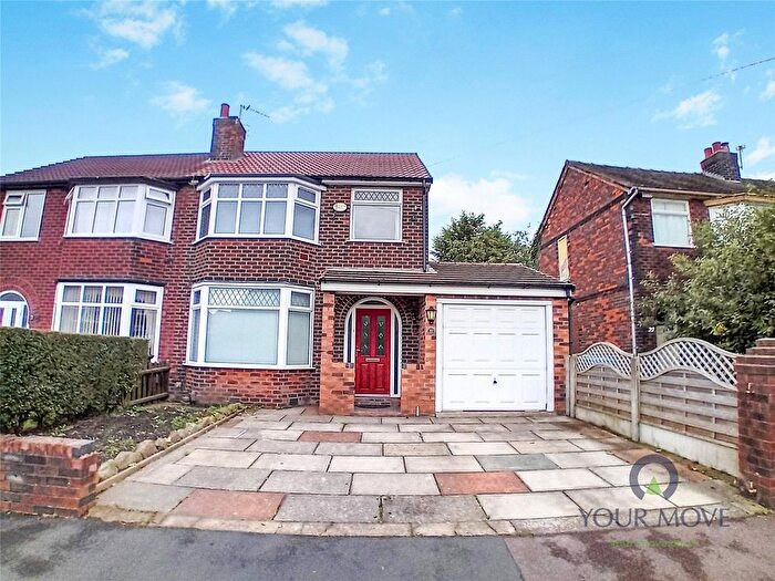 3 Bedroom Semi-Detached House To Rent In West Avenue, Worsley, Manchester, Greater Manchester, M28