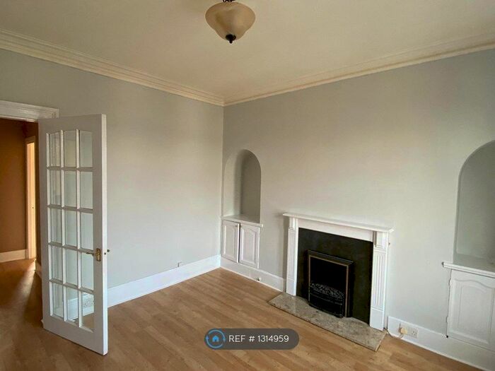 2 Bedroom Flat To Rent In Menzies Road, Aberdeen, AB11