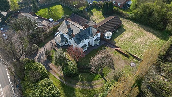 5 Bedroom Detached House For Sale In Mansfield Road, Doe Lea, Chesterfield, S44