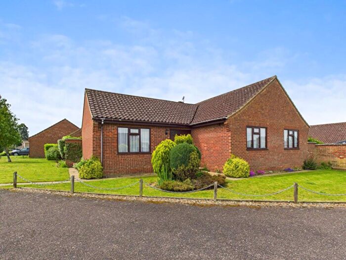 3 Bedroom Bungalow For Sale In Birchwood Way, Downham Market, PE38