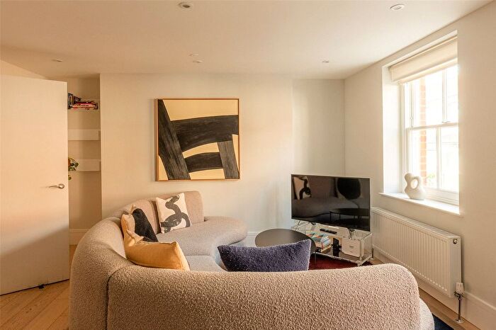 2 Bedroom Flat To Rent In Marylebone Lane, Marylebone, W1U