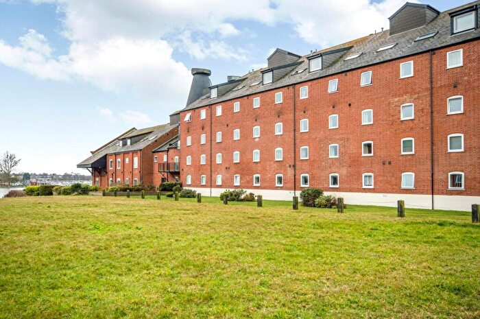 2 Bedroom Apartment For Sale In Swonnells Court, Lowestoft, NR32