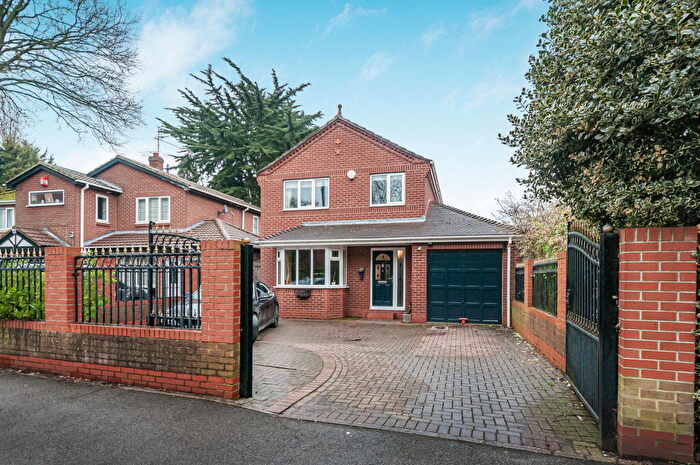 4 Bedroom Detached House For Sale In Chanterlands Avenue, Hull, East Riding Of Yorkshire, HU5