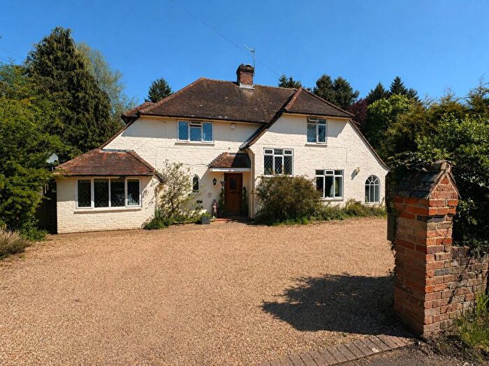 4 Bedroom Detached House For Sale In Roseacre Gardens, Chilworth, Guildford, Surrey, GU4