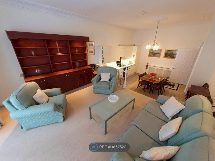 2 Bedroom Flat To Rent In St George's Square, London, SW1V