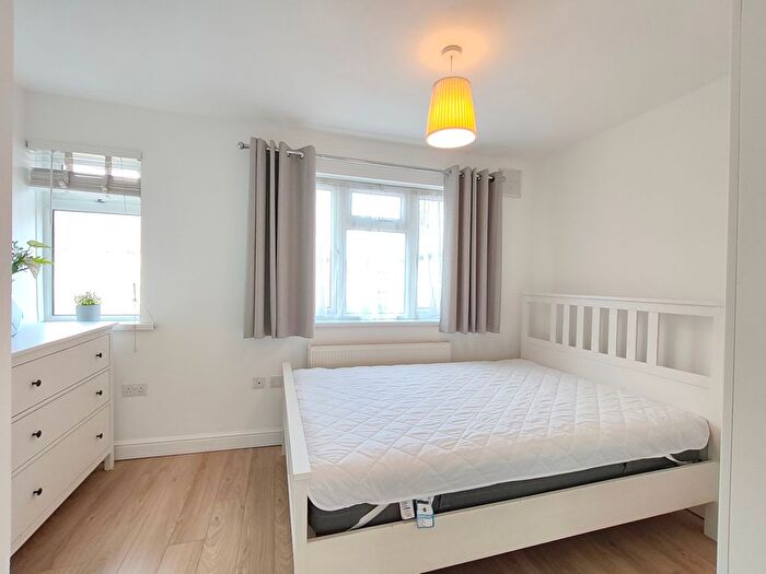 1 Bedroom Flat To Rent In Jersey Road, Hounslow, TW3