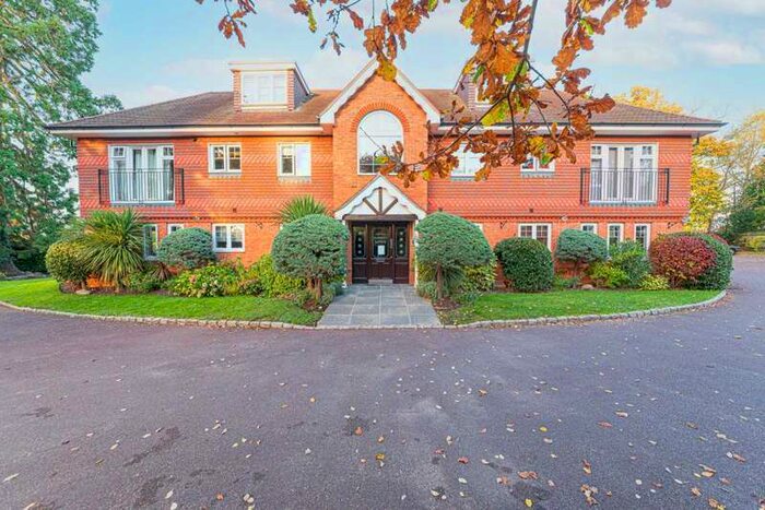 2 Bedroom Flat To Rent In Winnersh, RG41